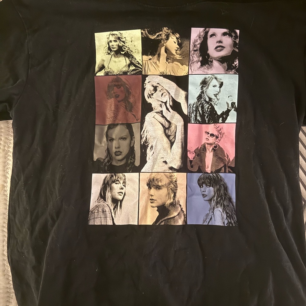 Taylor Swift Black Graphic Tee - Short Sleeve
